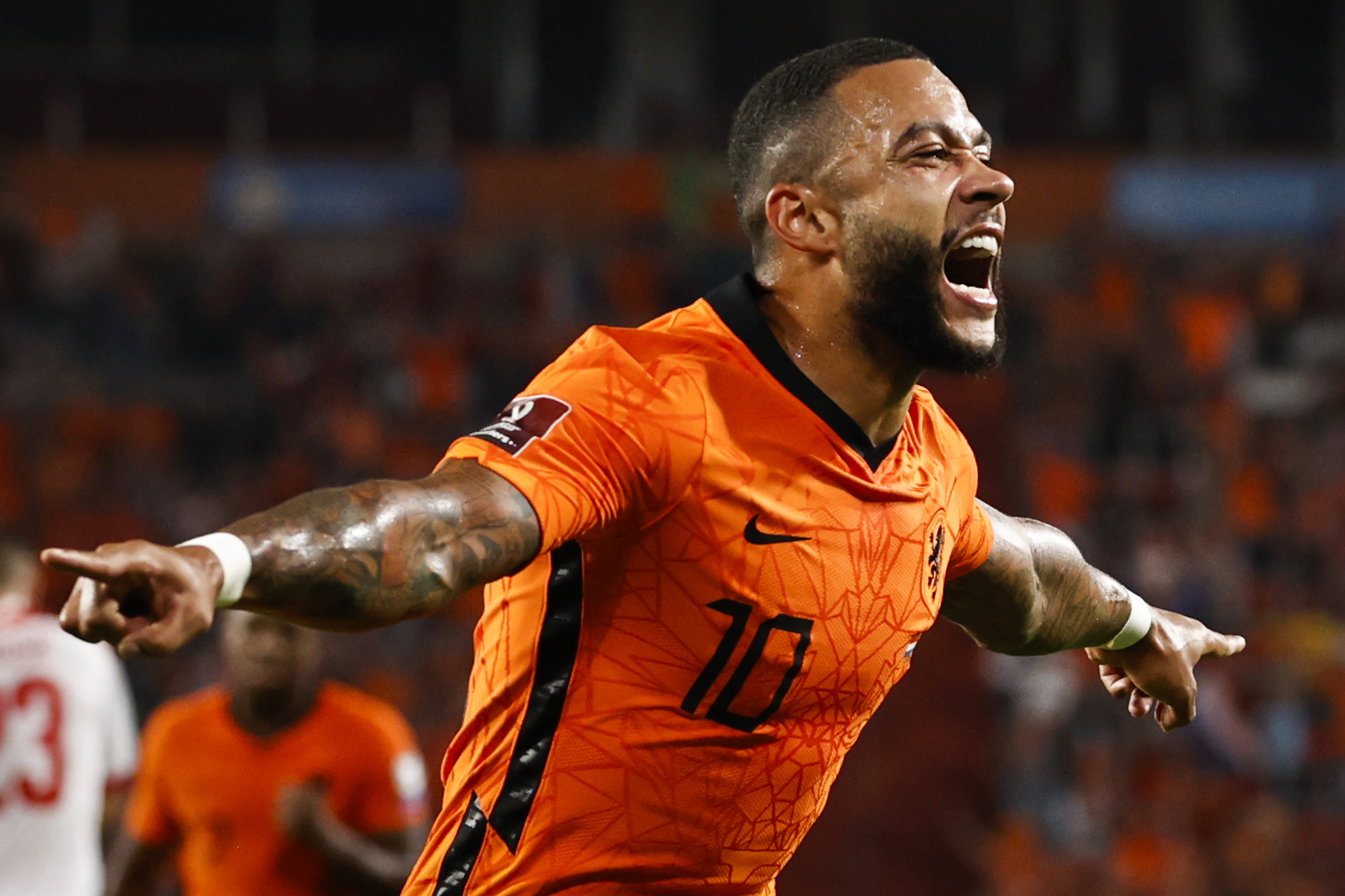 包含阿根廷横扫巴萨，范佩西高光表现的词条