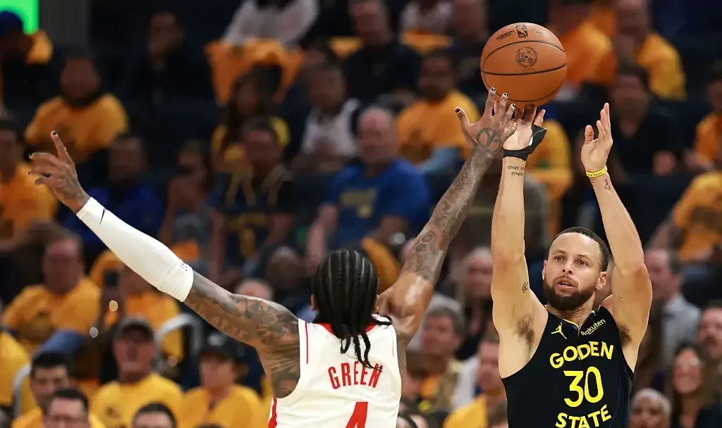 包含美国男篮翻盘火箭，汉密尔顿绝境逆转的词条