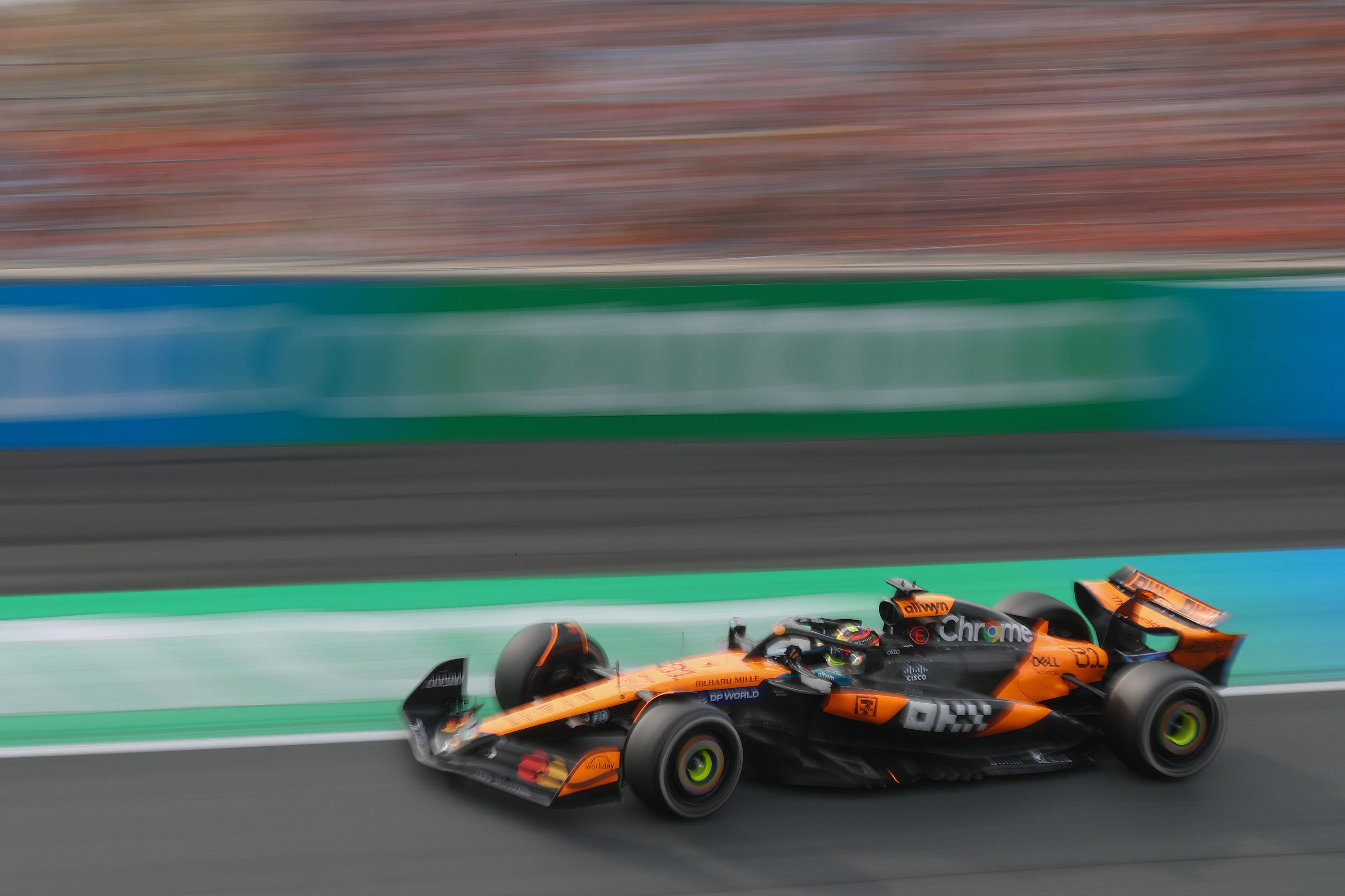 包含威廉姆斯横扫红牛车队，皮亚斯特里惊艳四座的词条