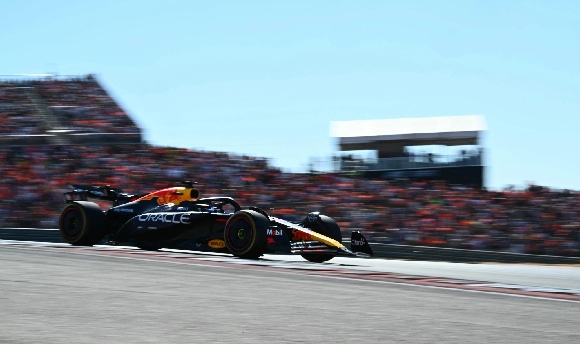 PG电子APP链接-包含梅赛德斯轻取红牛车队，勒克莱尔惊艳四座的词条