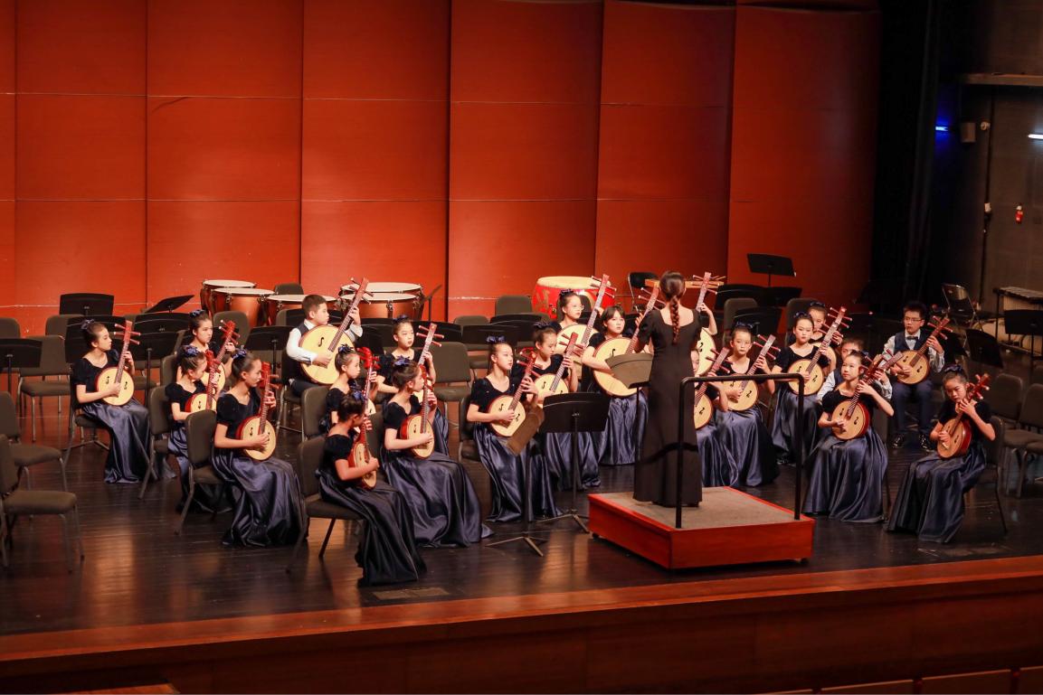 篮球胜利者的荣耀时刻，夺冠乐团奏响篇章的简单介绍