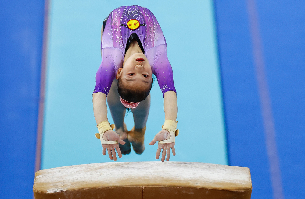 体操决赛精彩绝伦，双杠跳马高难度