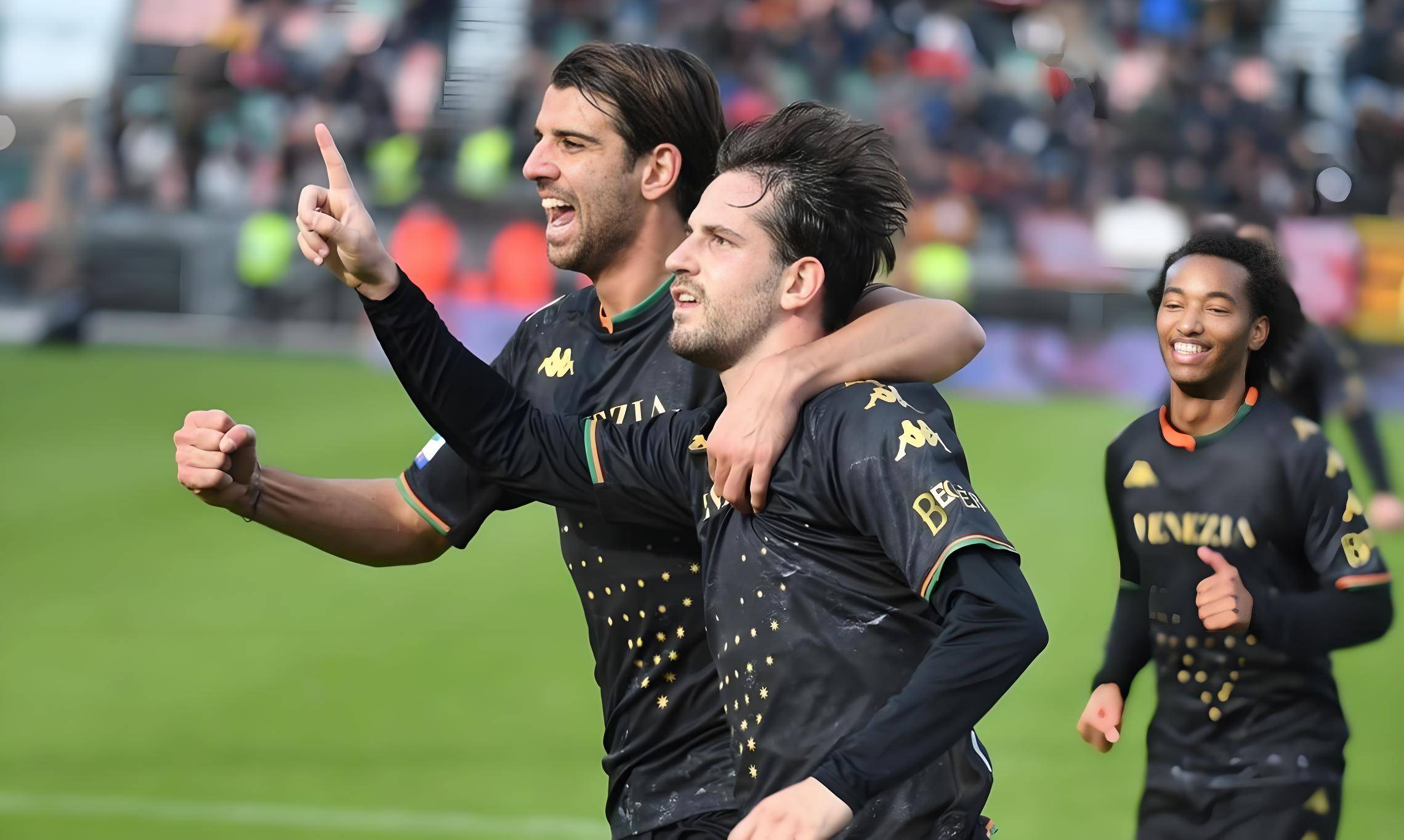 包含斯佩齐亚主场告捷意甲保级希望重新点燃的词条