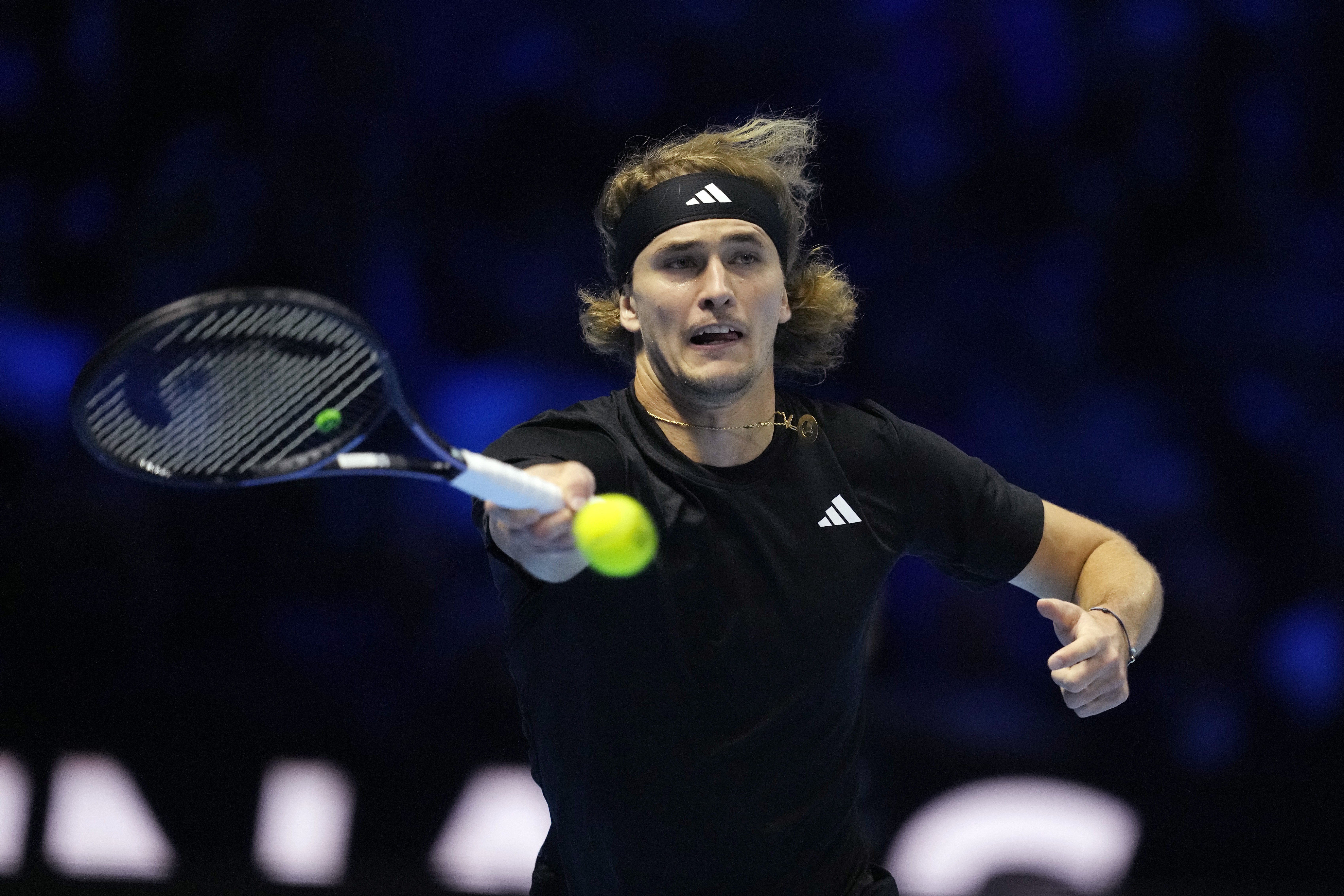 包含意大利网球队强势英国网球队，梅德韦杰夫制霸全场的词条