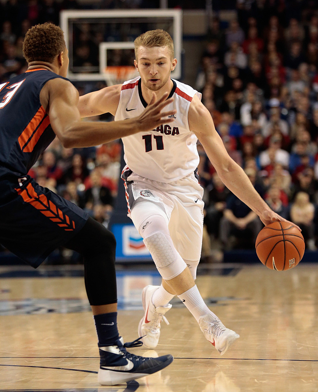 日本男篮爆冷湖人B队，巴恩斯三分雨点燃全场的简单介绍