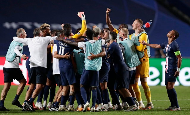 包含莱比锡红牛绝杀里昂，内马尔扛起全队的词条