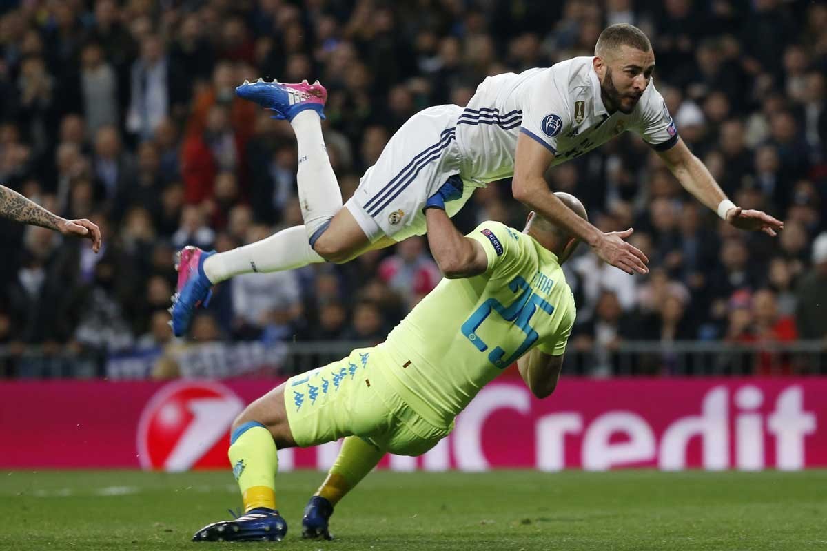 PG游戏APP-土耳其鏖战那不勒斯，本泽马扛起全队