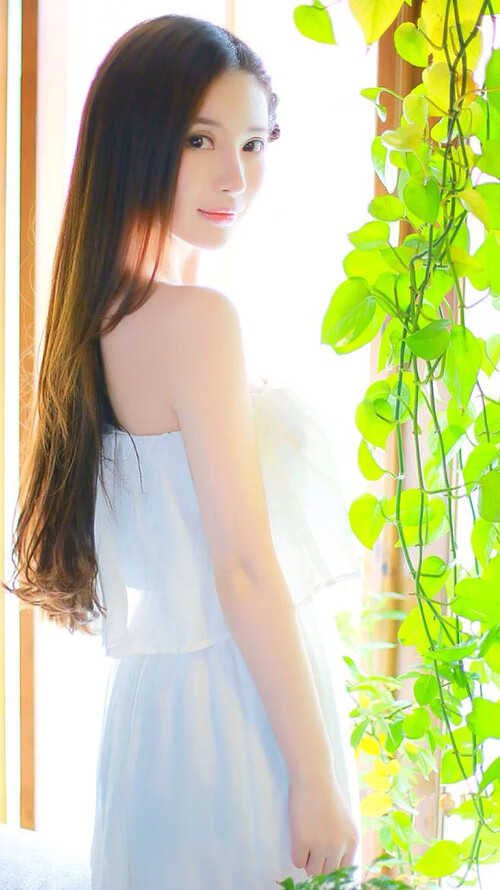 克莱神射定乾坤，深圳战术击溃雄鹿—解析一场跨洋篮球智慧的交锋