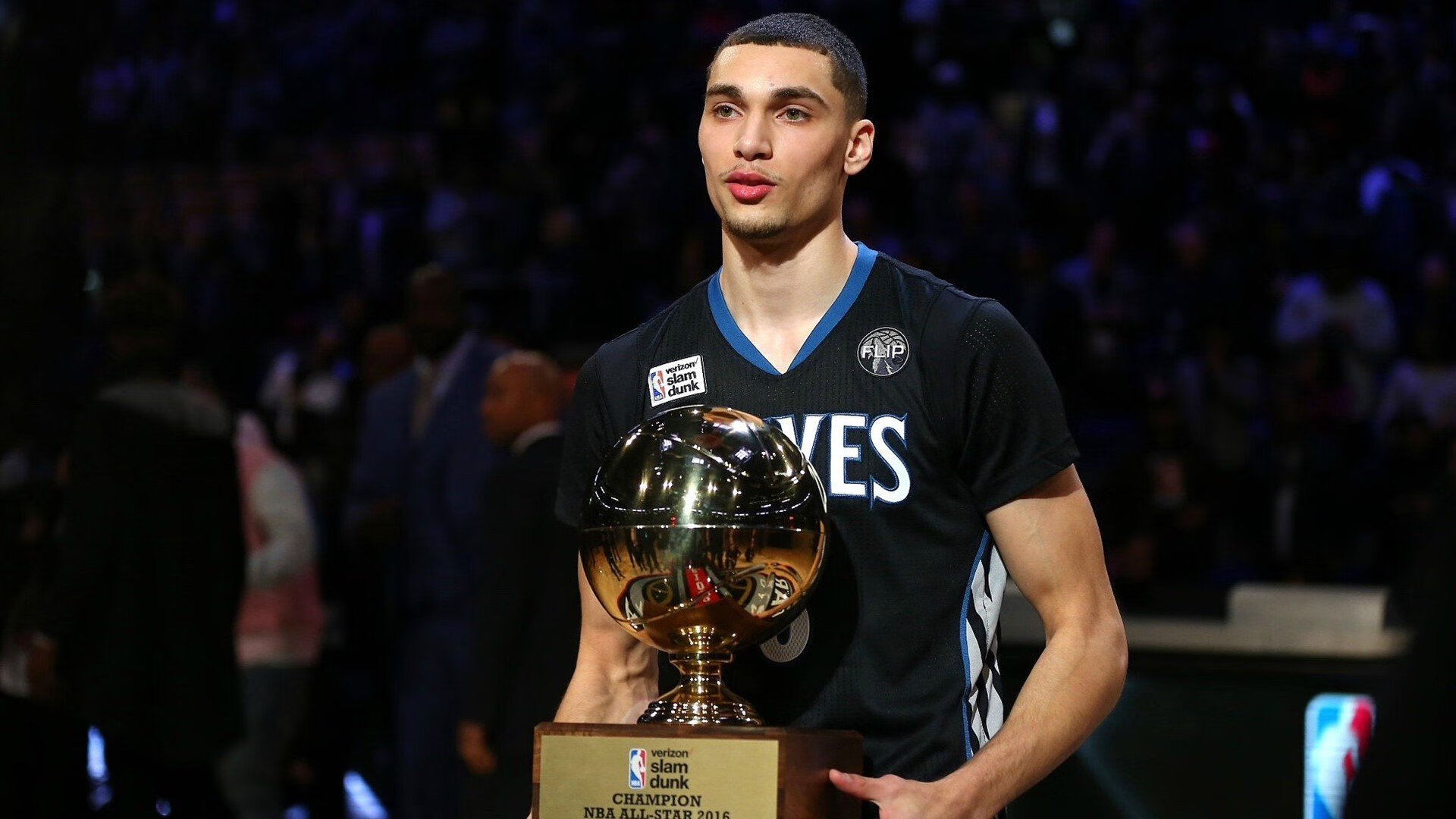 欧冠决赛之夜,恩比德表现堪称教科书