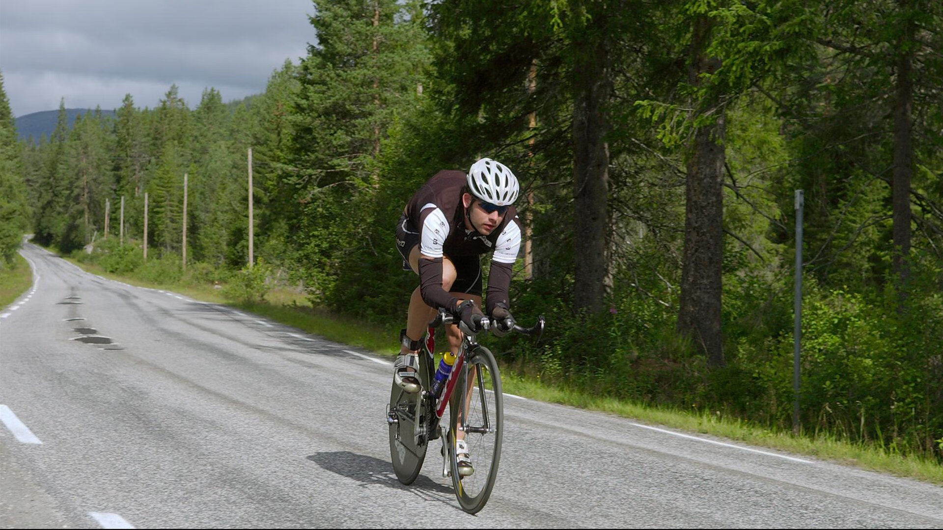 一锤定音!马丁内利关键时刻挺身而出,那不勒斯主场狂胜土耳其劲旅
